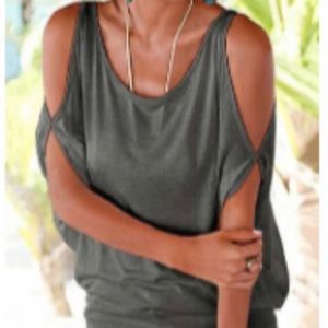 Cold shoulder shirt, size 2xl, fits more like xl